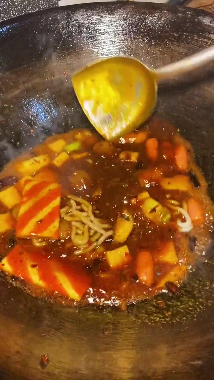 这个小媳妇什么都会做啊!