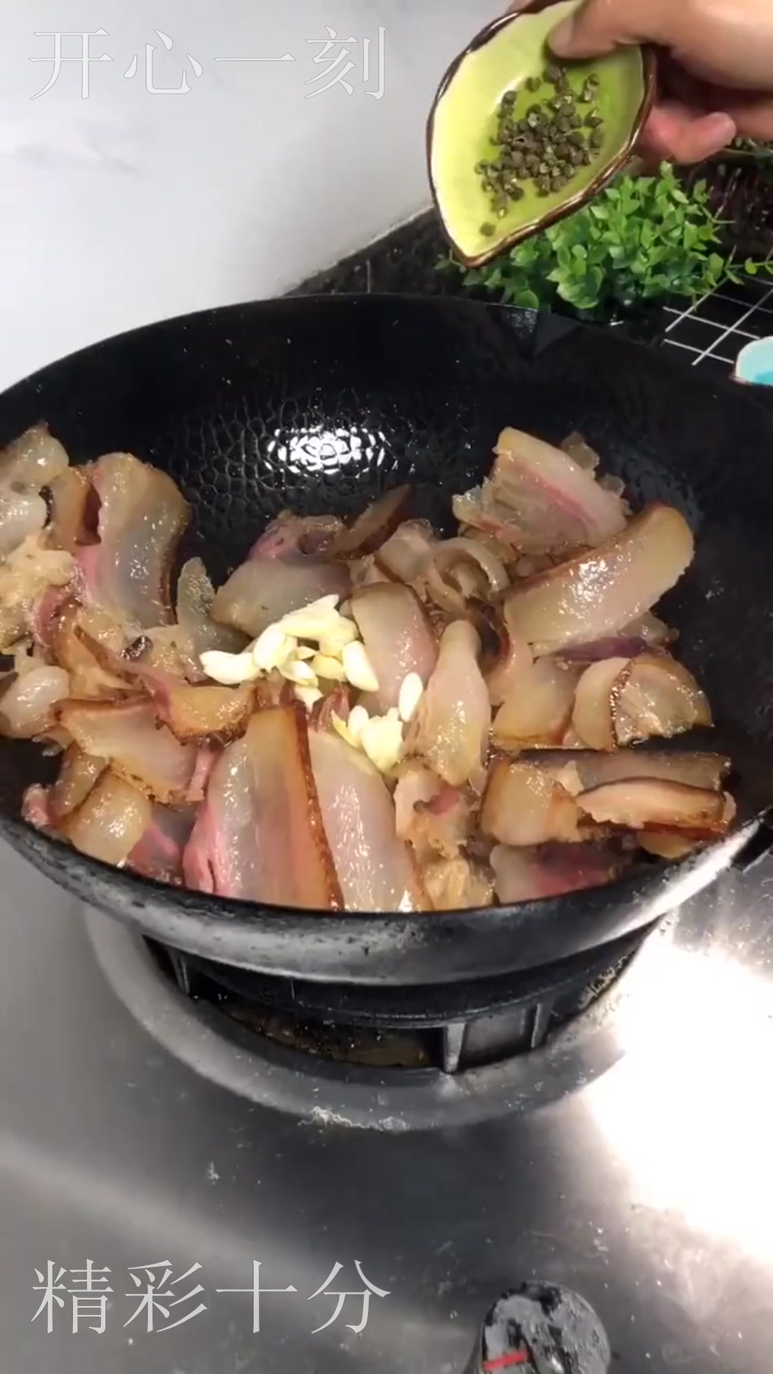 四川老腊肉这样做,我吃了一盆