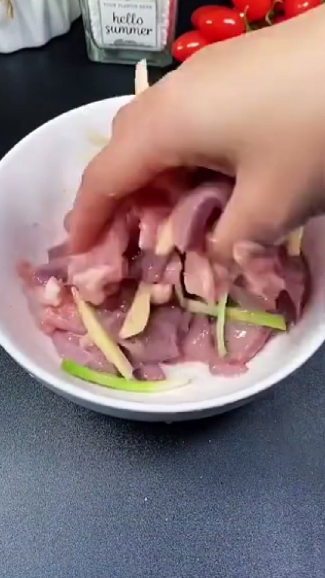 女生来亲戚的那几天一定要多喝这道菠菜猪肝瘦肉汤,好处多多