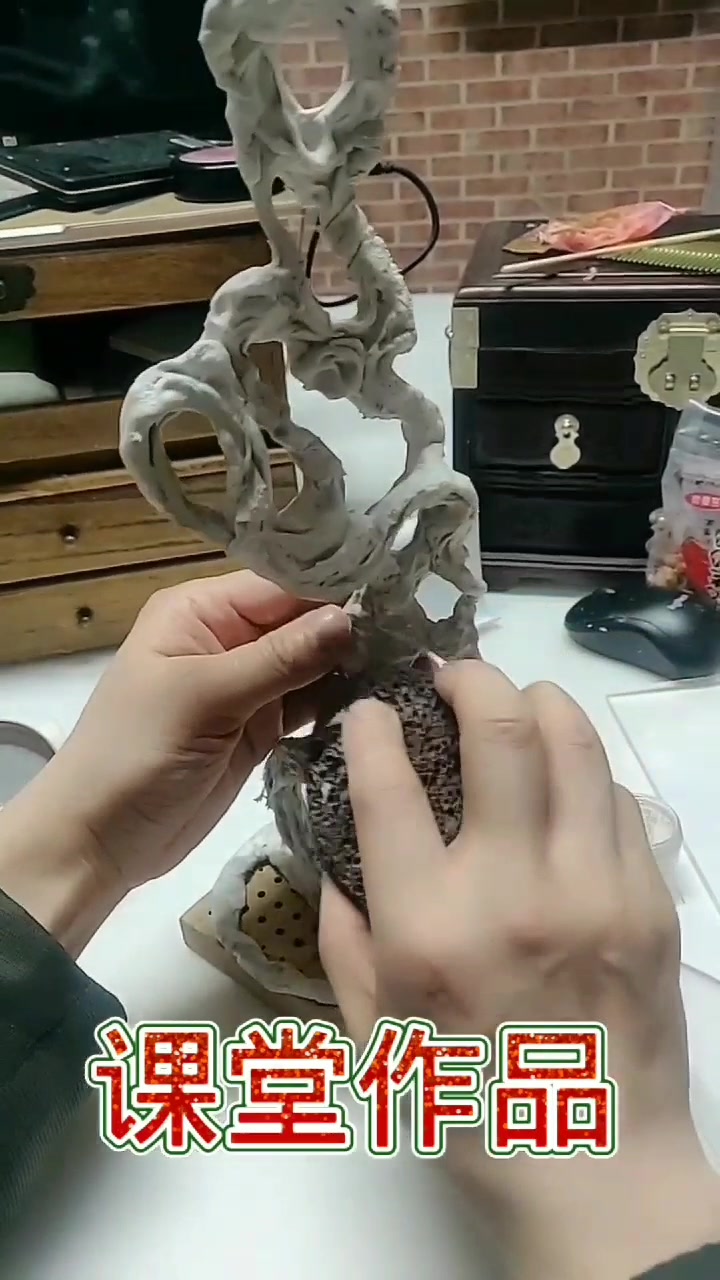 苞米鱼创作中 #面塑# #翻糖# #食品雕刻#