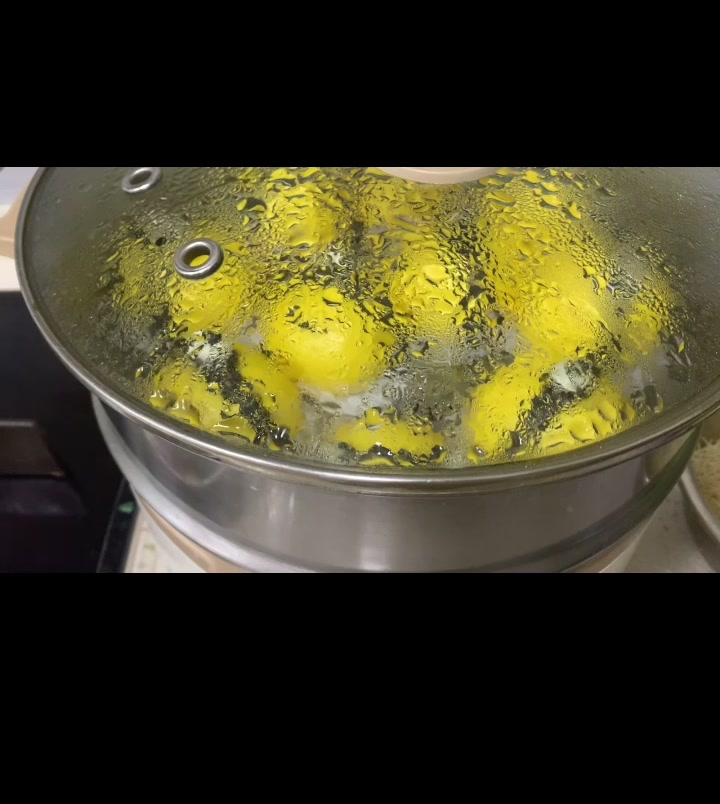 春天的颜色是油菜花的颜色,卡通界的油菜花来打卡#小黄人#