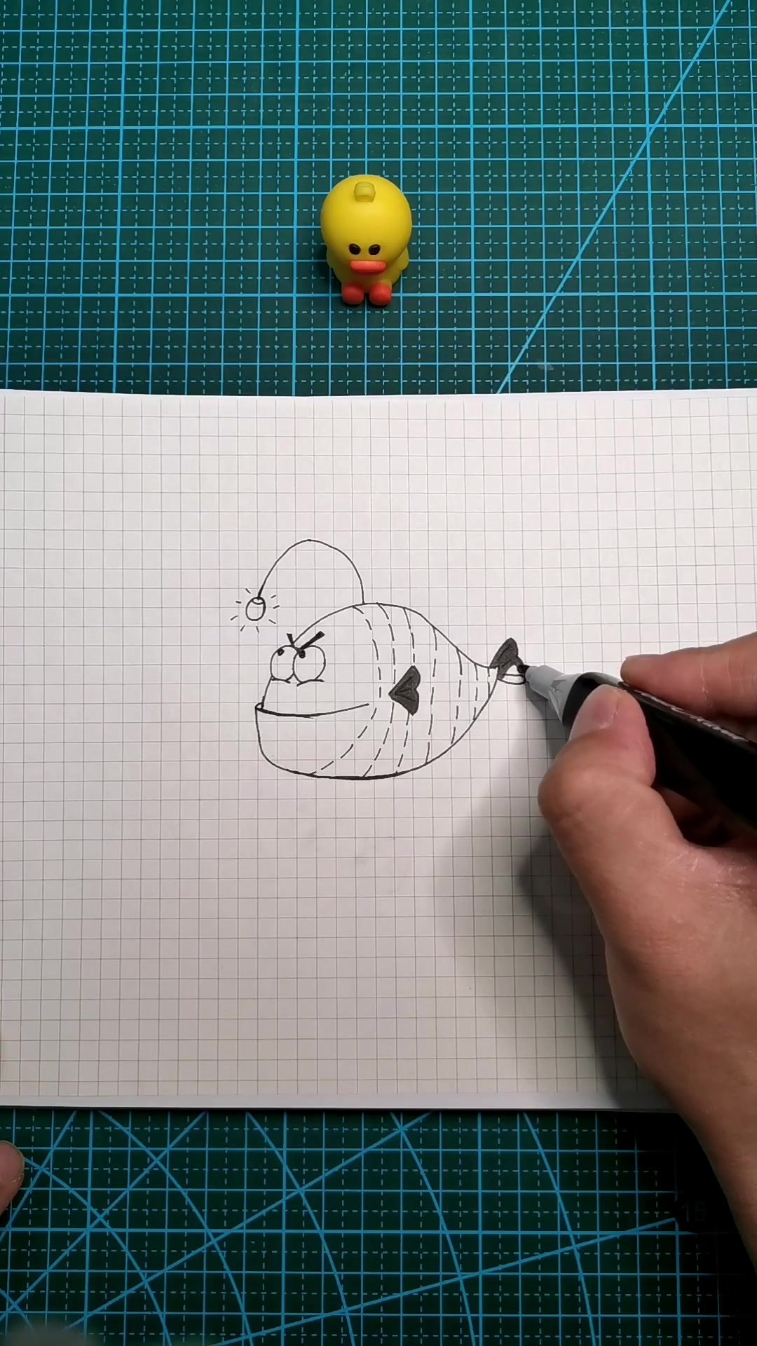 如何画一条鮟鱇鱼?