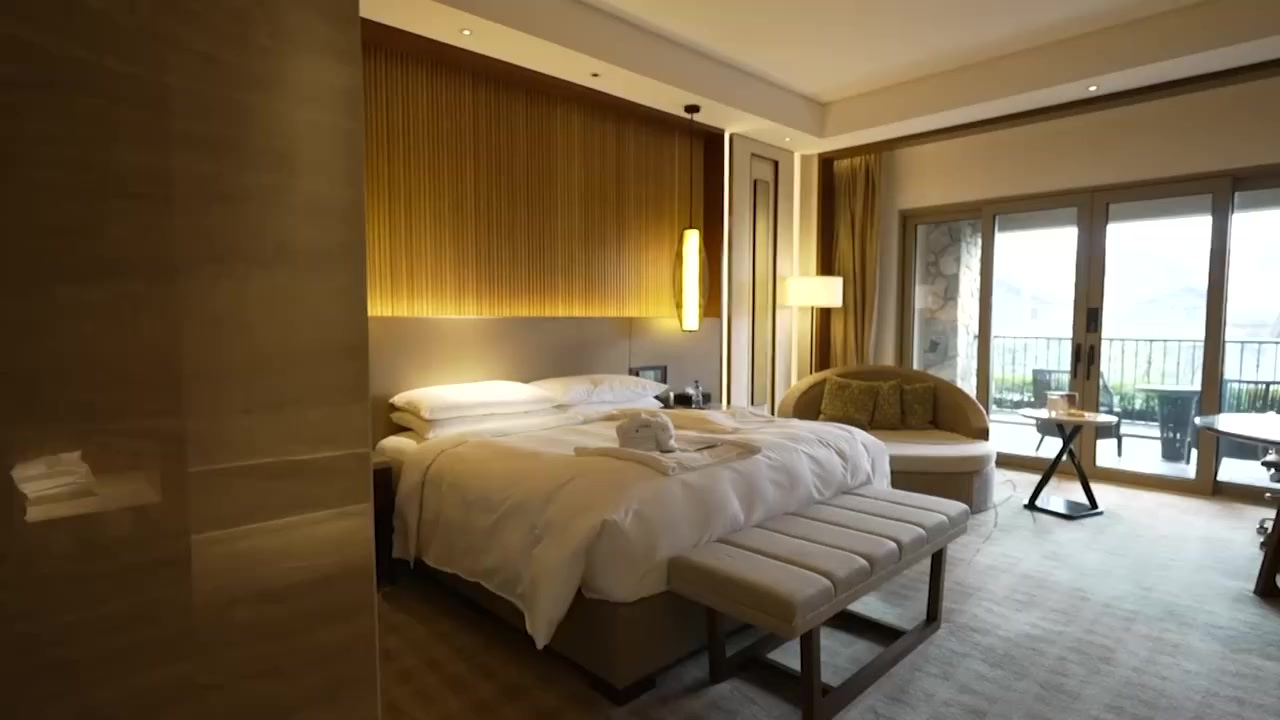 【浙江酒店推出一键哄睡服务 助眠师王毅伯:90后女生居多】世界睡眠日,浙江某酒店推出了一键