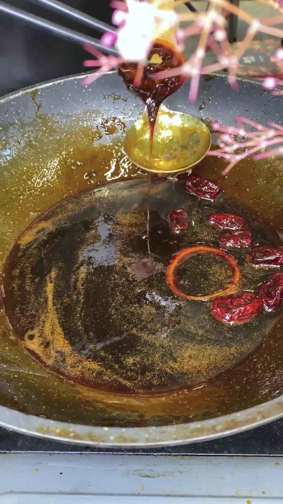 冰粉凉虾好搭配,红糖水怎么做的?马上教你