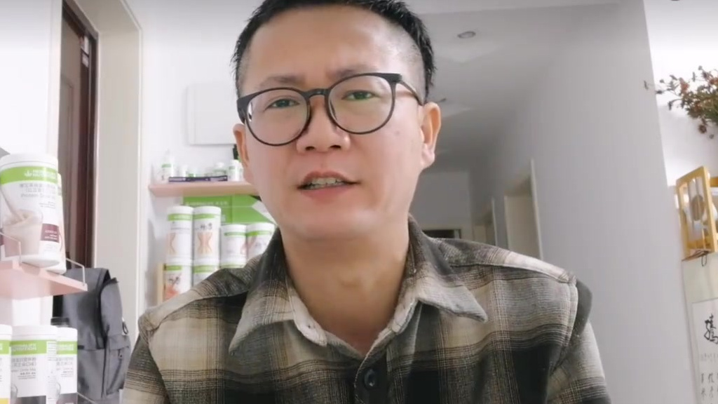 白粥咸菜吃法其实并不健康 中国传统的早餐搭配“豆浆油条”、“白粥咸菜”吃法其实并不健康。油