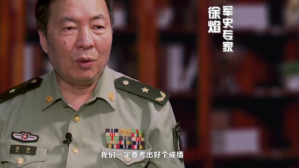 【1949年的今天,解放军在北京西苑机场阅兵】1949年3月25日清晨,一列火车驶入北平清