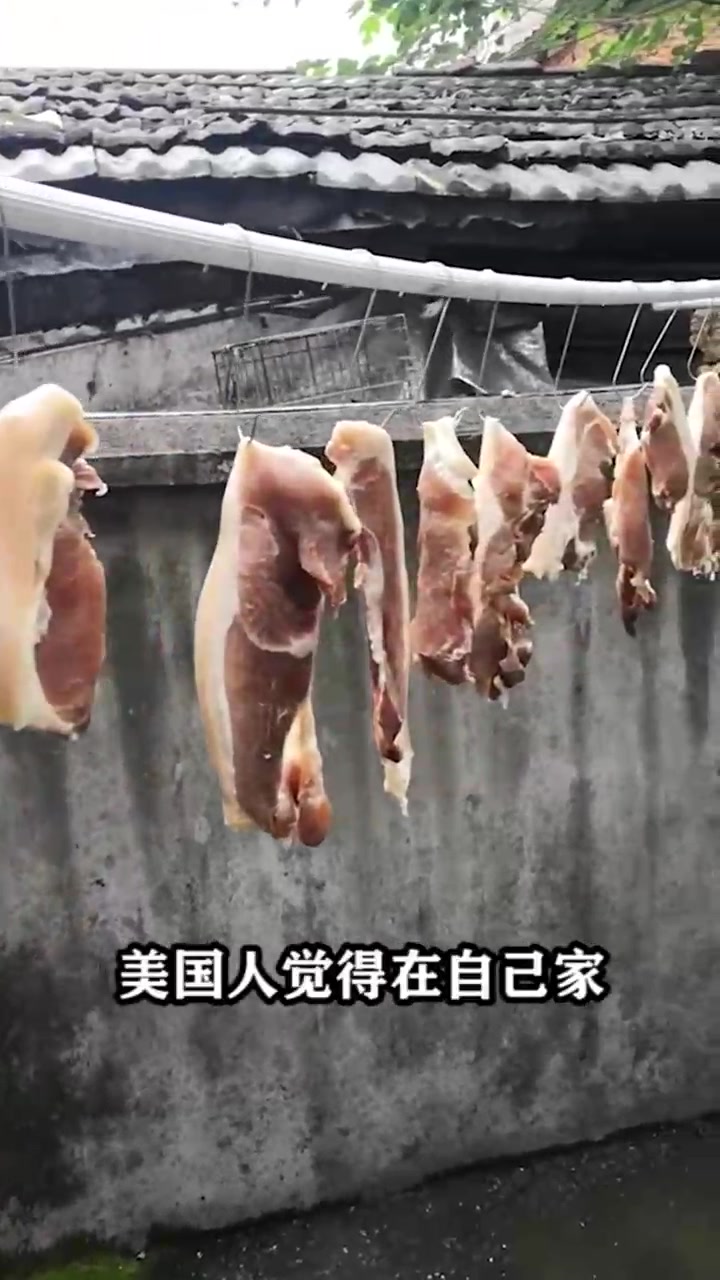 中国吃货,在外国晒腊肉被举报,理由让人哭笑不得