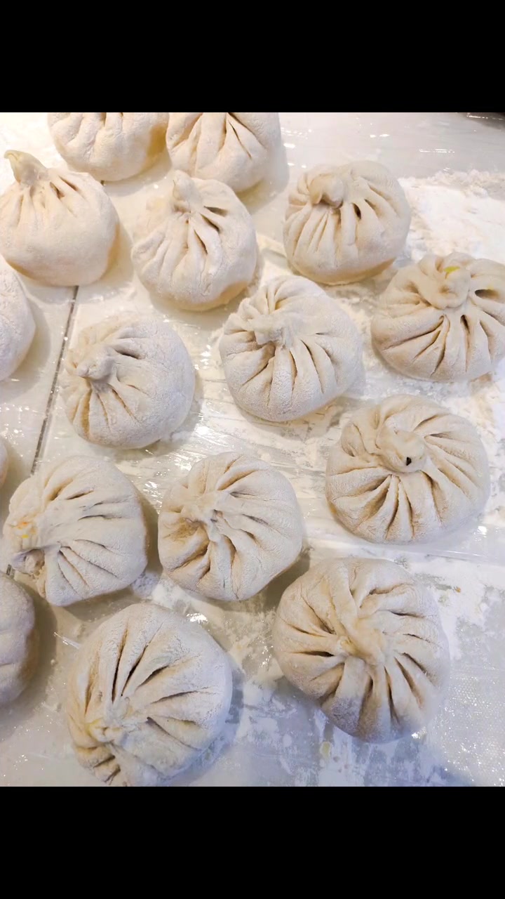 比肉还好吃的胡萝卜木耳莴苣鸡蛋包子