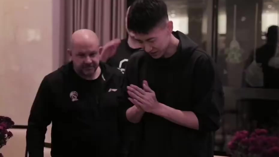 又到了过生日拍蛋糕的环节了???????????? 