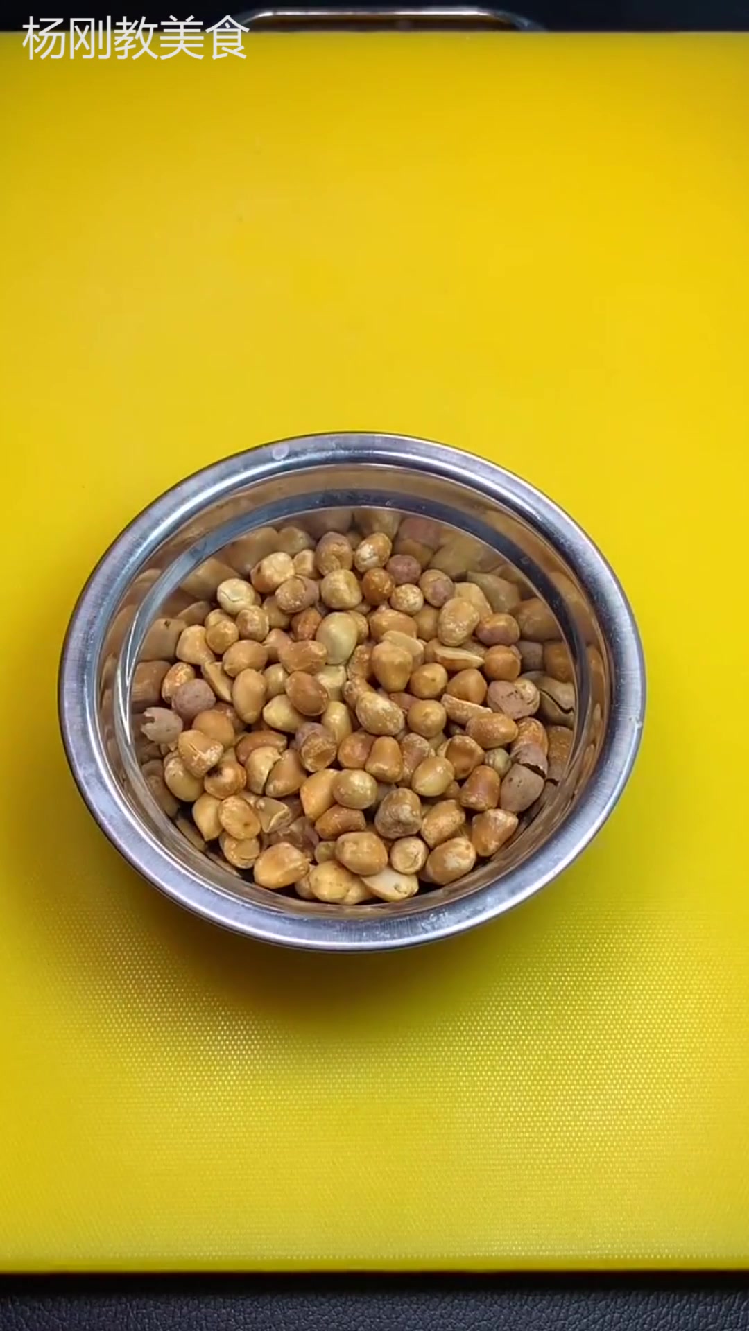 从大厨那里学的宫保鸡丁正宗做法,色香味俱全,看着就有食欲