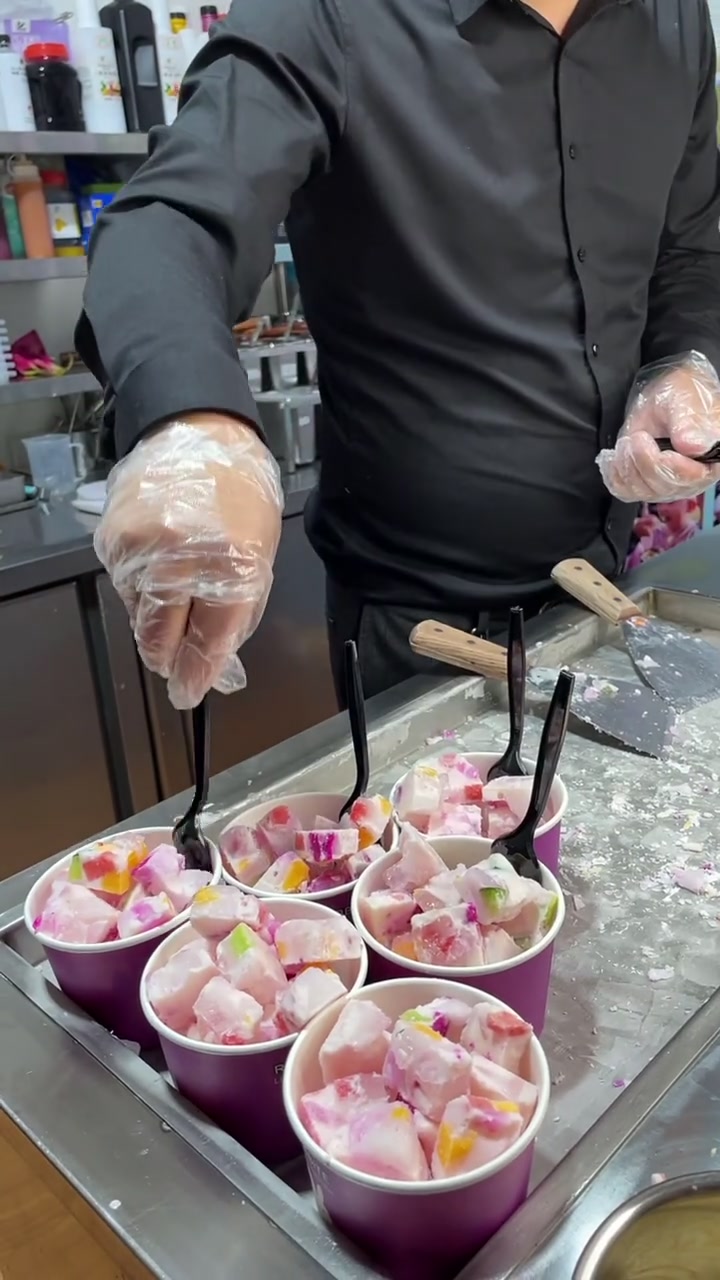 这是我见过最有童心的炒酸奶,价格才只要一百,老板娘都亏哭了
