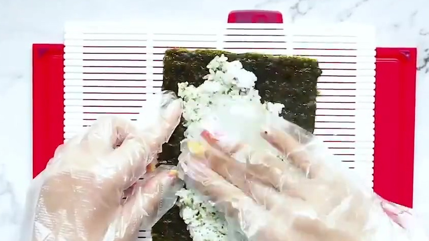 玉子烧寿司卷来了,在家做每一口都是满满的???? 幸福感啊!一定不能错过的 via (m)