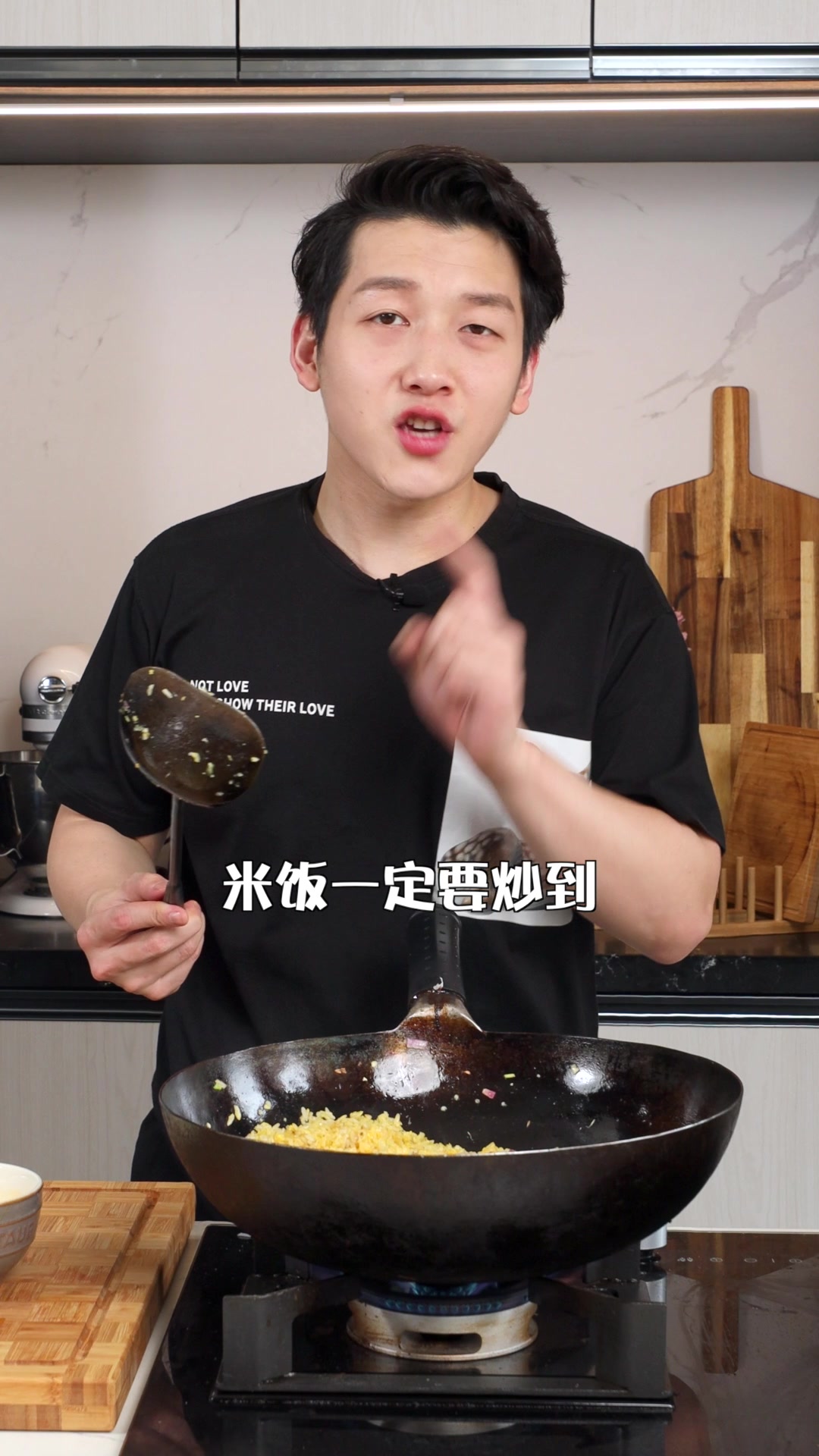 最简单的鸡蛋料理【蛋炒饭】,粒粒分明干饭一绝!
