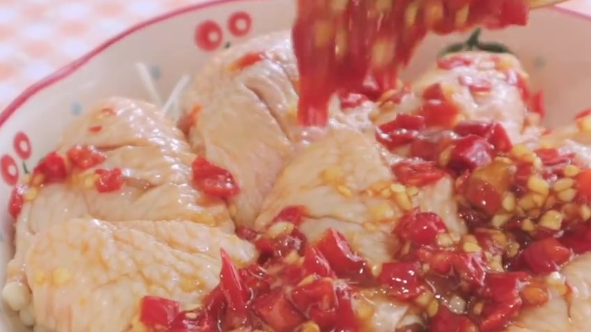 一分钟get「剁椒蒸鸡翅」,鲜嫩多汁又下饭!!