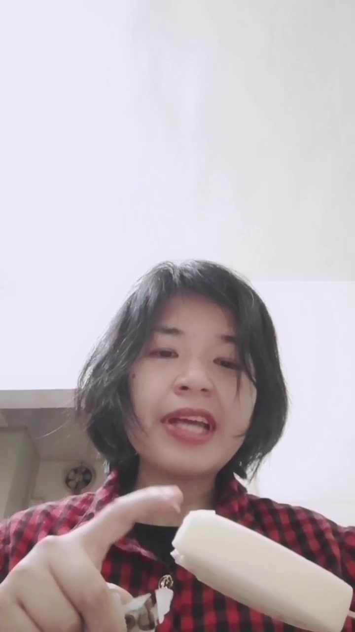 伊利红枣牛奶  白巧克力配白雪糕和红枣果酱