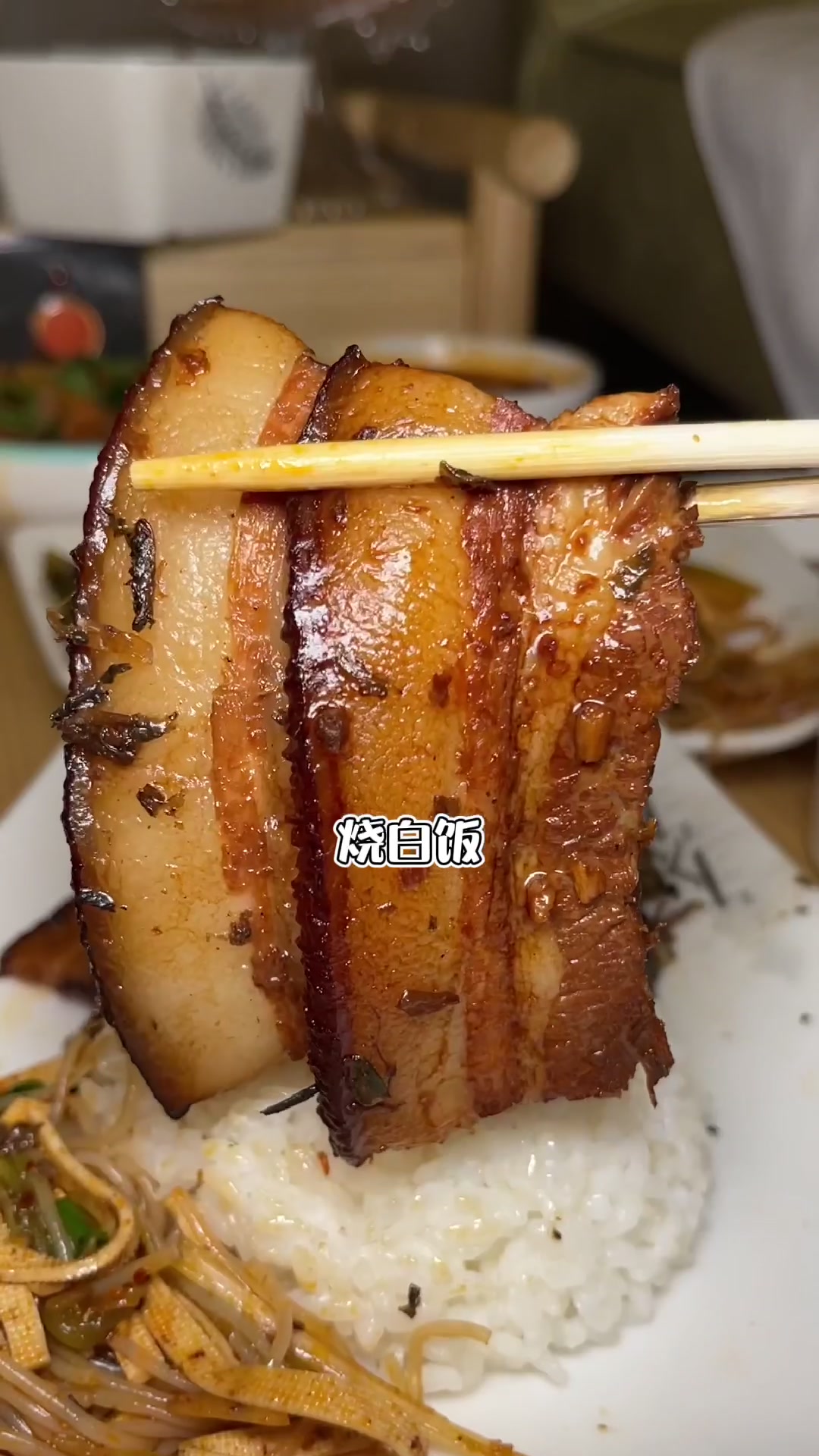 耍一晚上才100多,还可以过夜!享受得很嘛!