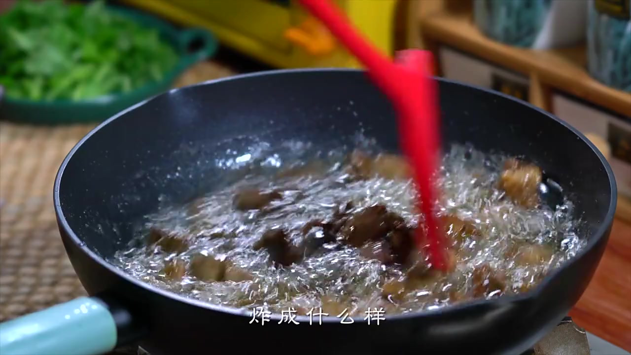 在家做的孜然羊肉,真的秒杀烤串,太香啦#吃播##舌尖上的美食#