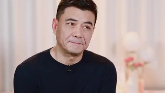 @秦海璐&nbsp;@秦海璐 称老公@演员王新军 是“一个非常强势的人”,而自己则是一个“无能的人”