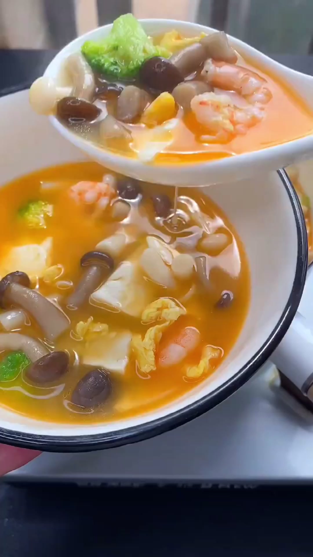 鲜虾菌菇汤,低卡又营养,喜欢的赶紧收藏吧!