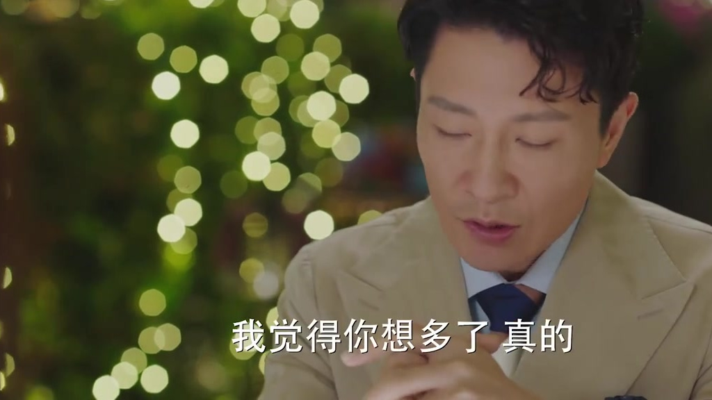 假如上司突如其来向你示爱,你会怎么办?沈若歆@秦岚 的回答是果断拒绝!项链喜欢可以自己买,