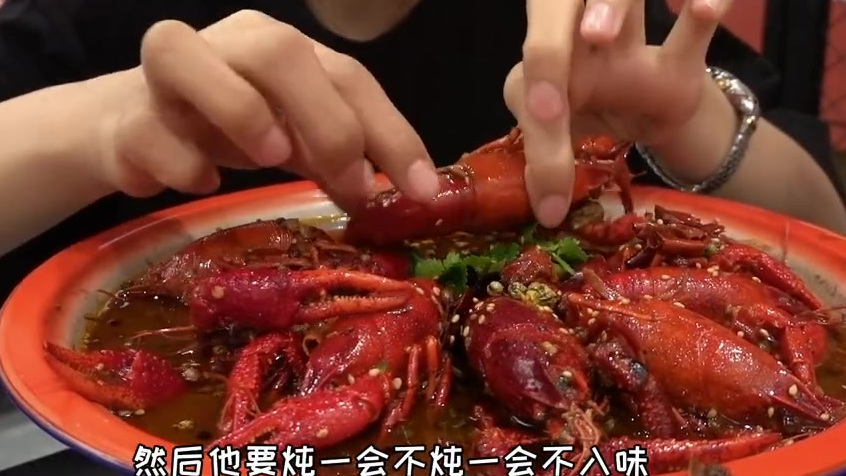 我说这是全济南最好吃的小龙虾烧烤不过分吧?[阴险]基本上吃遍了济南的龙虾店,几年前带着爆米