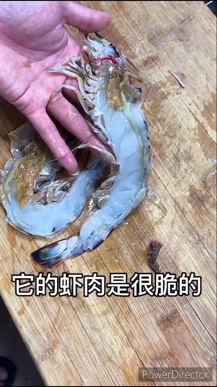 蒜蓉竹节虾,鲜香诱人,虾肉q弹紧实,太好吃了,就是有点小贵