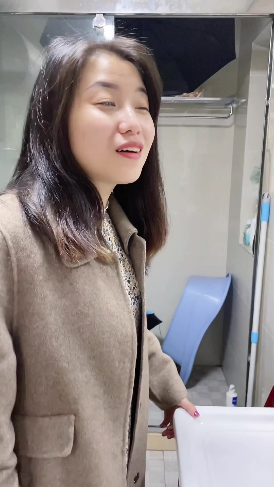 还在为打针撩衣服而烦恼嘛,快来跟大鹅老师学习打疫苗必备穿搭