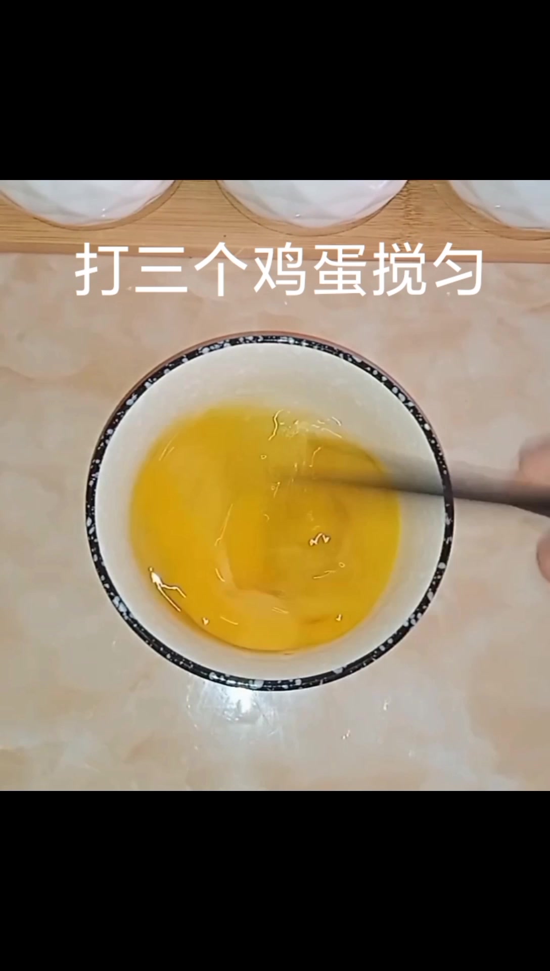 现在是吃野生苦的季节,教大家一个野生苦菜简单好吃的做菜法!