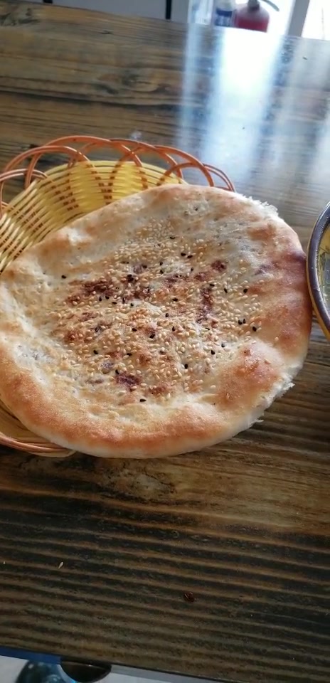 这就是淄博很亲民的午餐:馄饨和焦庄烧饼