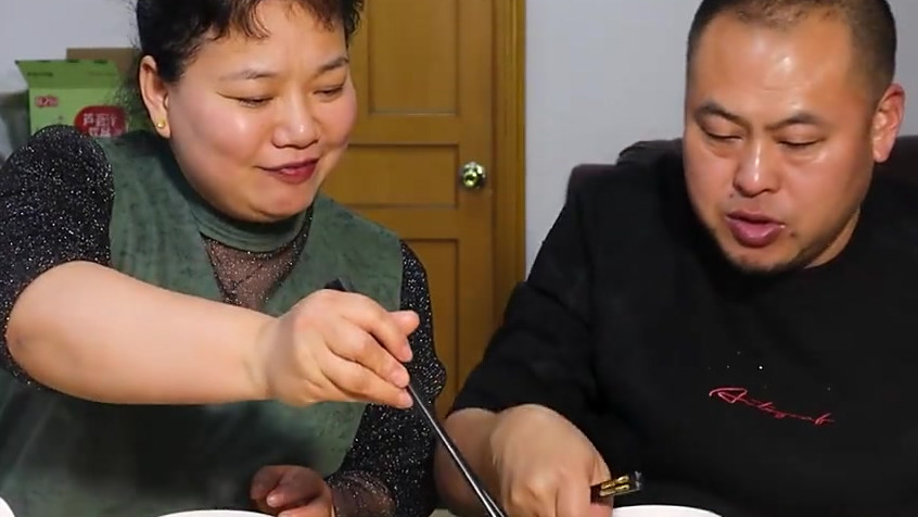 这才是蒜泥小龙虾的正宗做法 这才是蒜泥小龙虾的正宗做法,大厨20年的夜市经验,干净又入味!