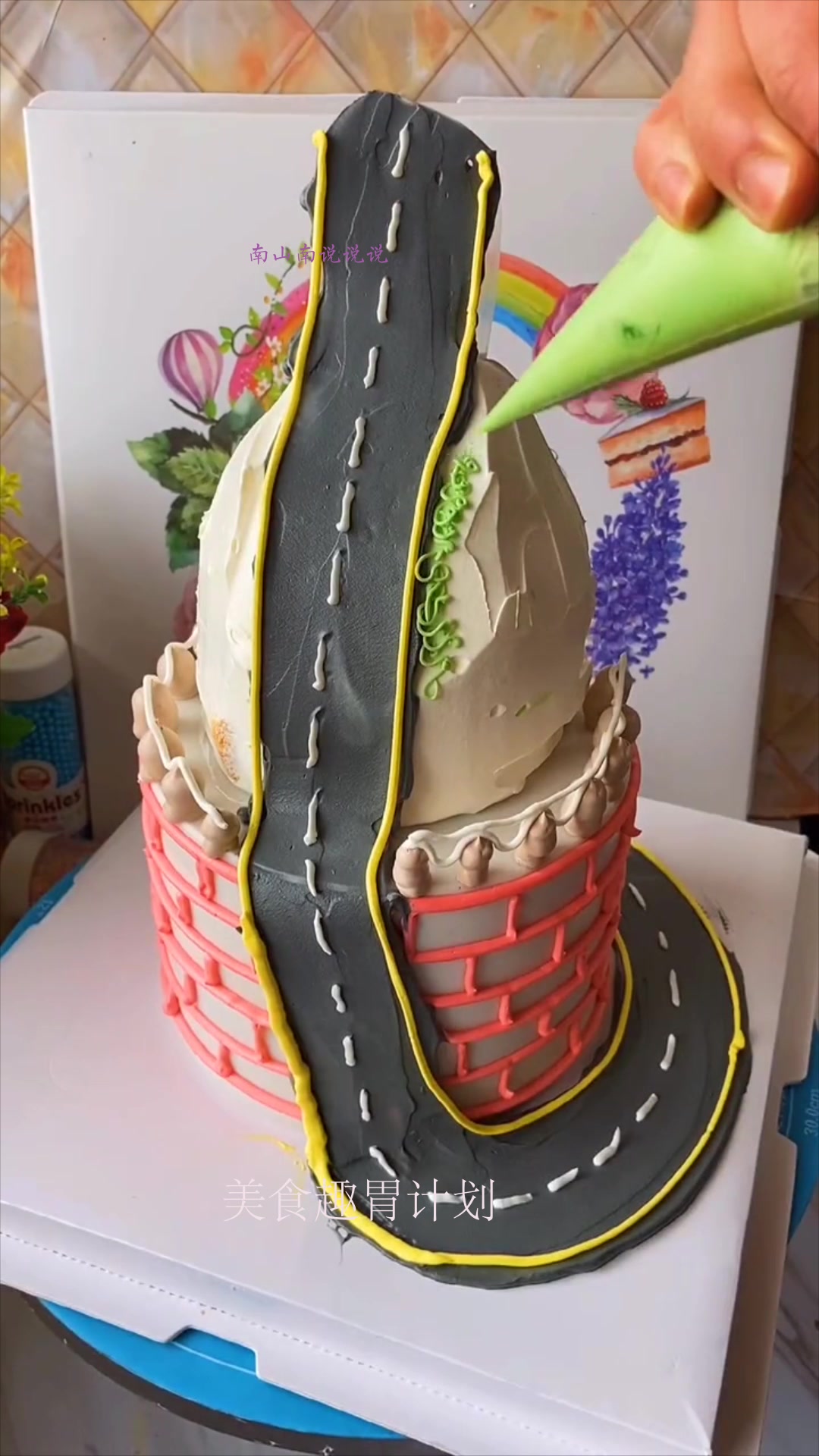 第一次见甜品师制作蛋糕,拍完发到朋友圈,怎么会不长面子?