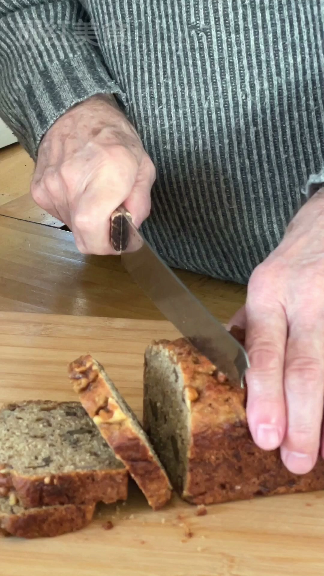 香蕉蛋糕:做了三次终于成功了,配上咖啡真棒