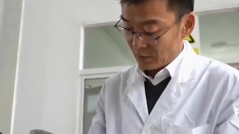 【油田版“三星堆”宝藏上新了!江苏油田发现6000万岁鱼化石】最近,江苏油田的研究人员在两