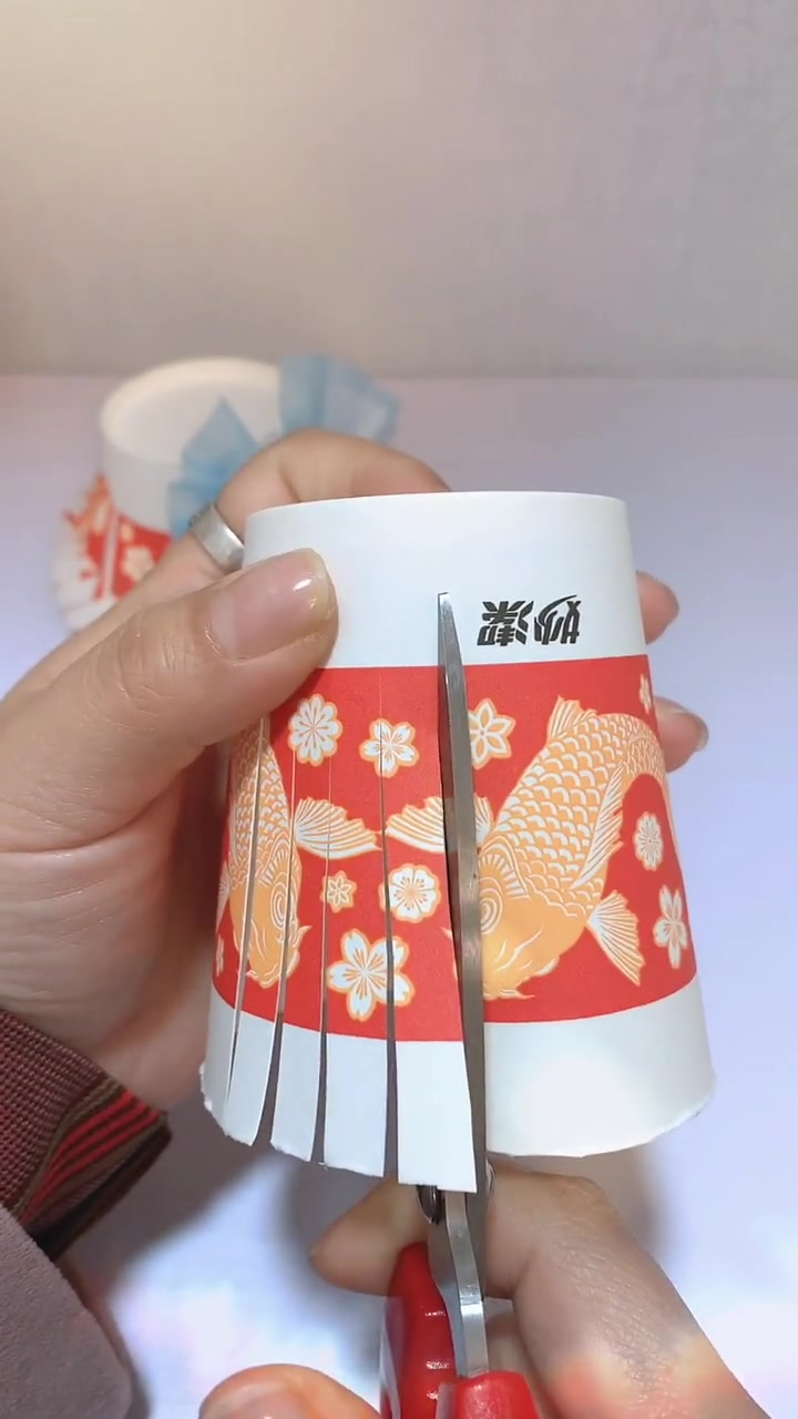 手工小制作教程,简单易学,全色的杯子做的更好看