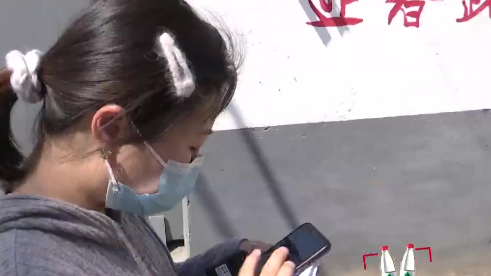 【一女子coco奶茶喝出苍蝇】宁波的小王爱喝奶茶,她说自己基本上三天点一杯,可4月18号中