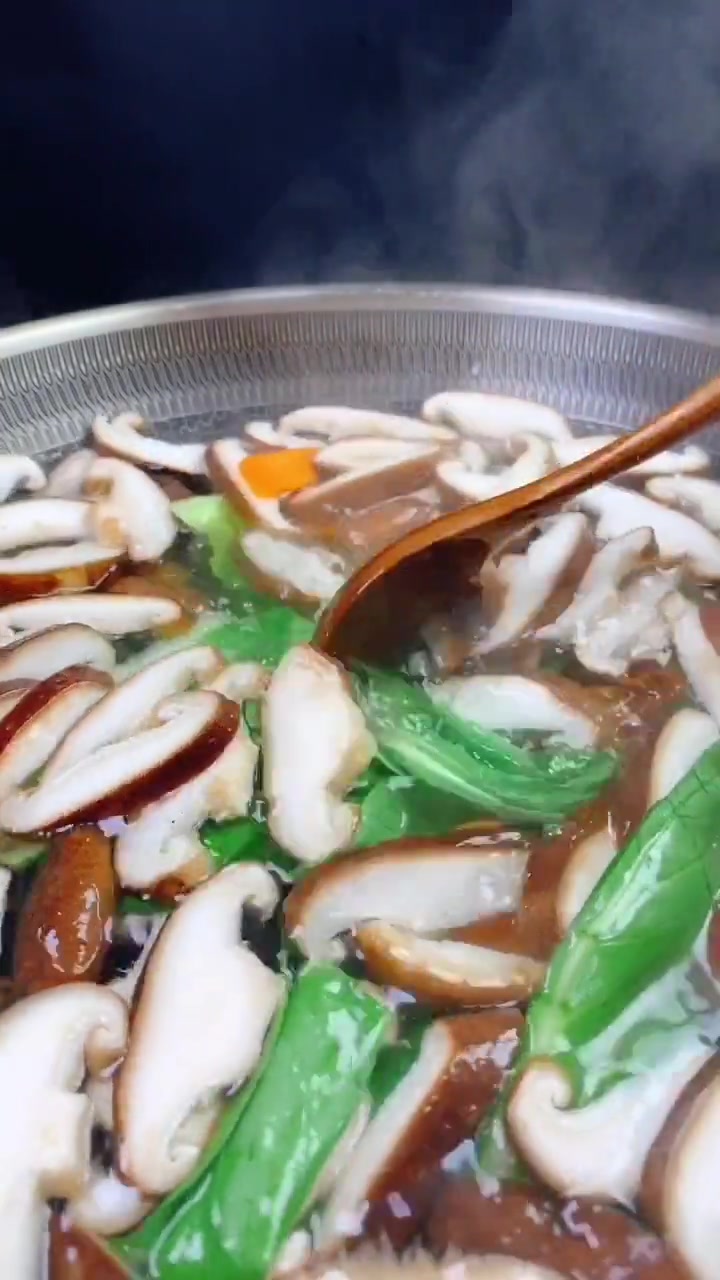 油菜炒香菇你就跟我做,清淡爽口,非常好吃