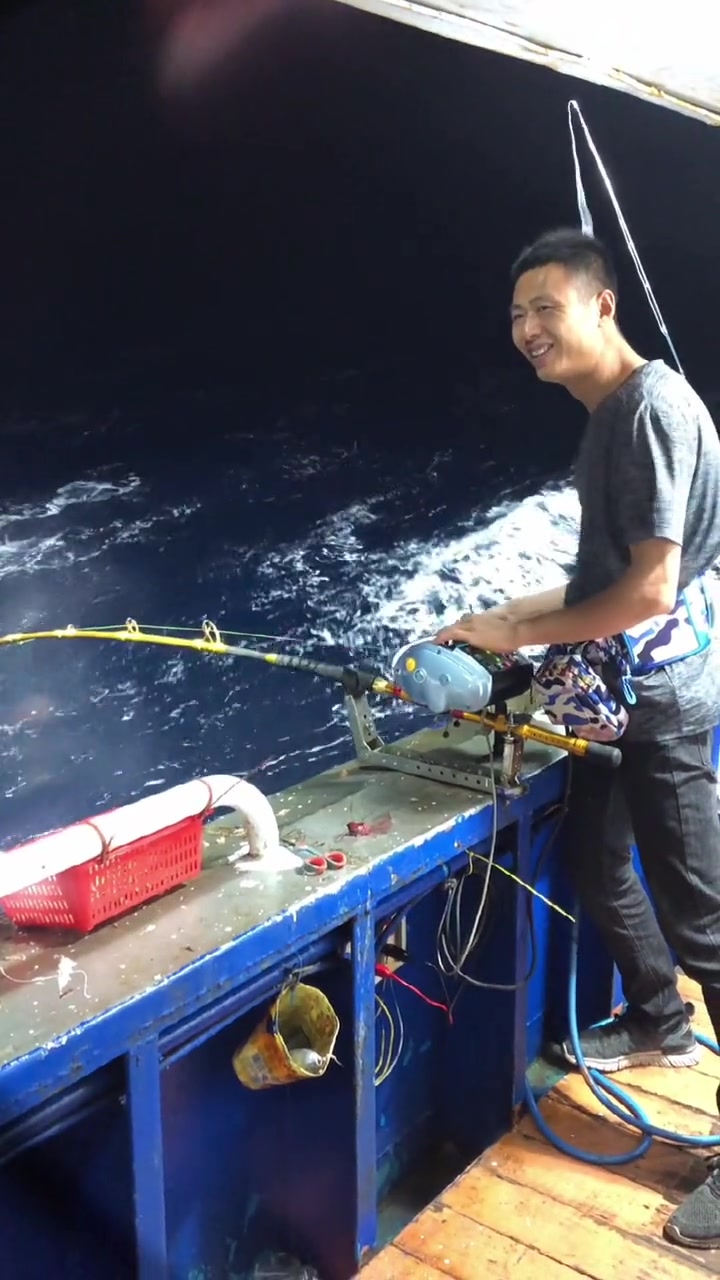 海钓说好的大狗牙金枪变海狼了,真是让我见识到了,不服都不行