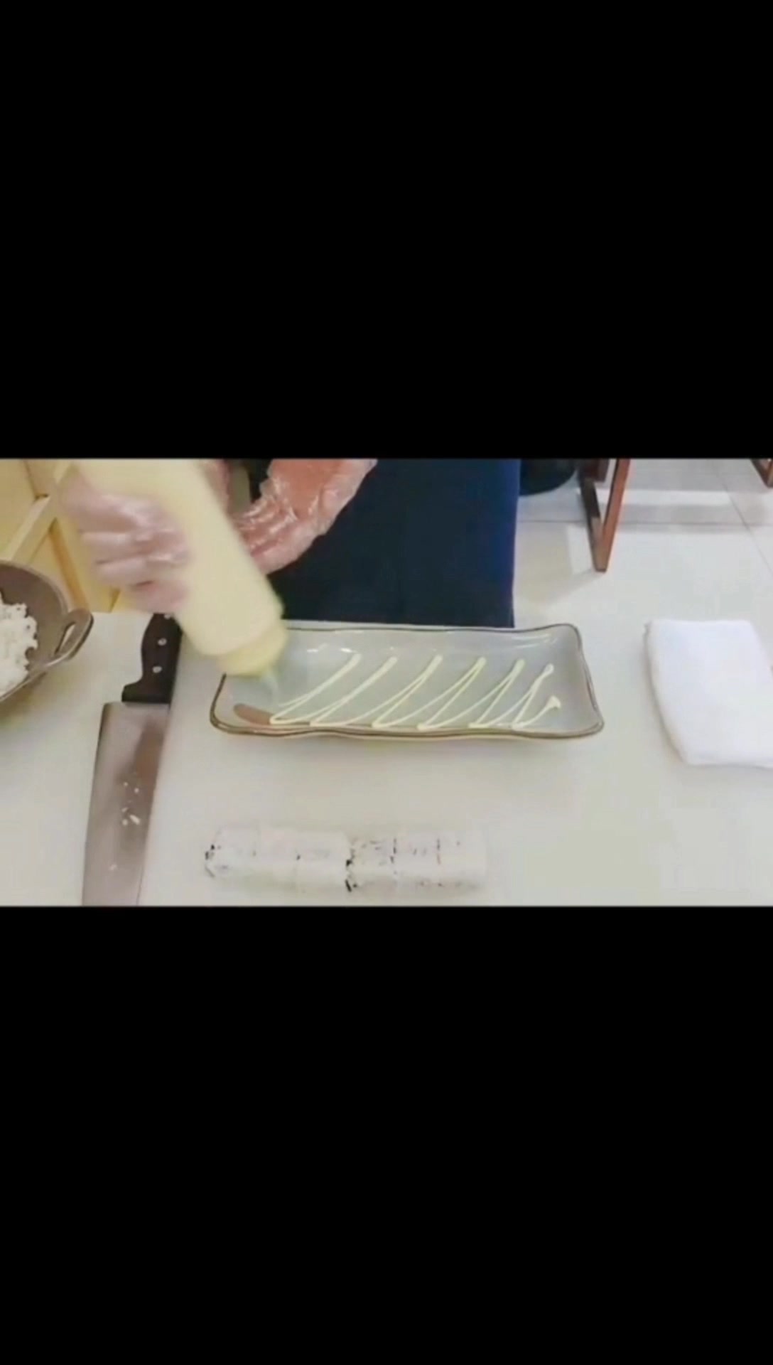 寿司美食鳗鱼加州卷制作