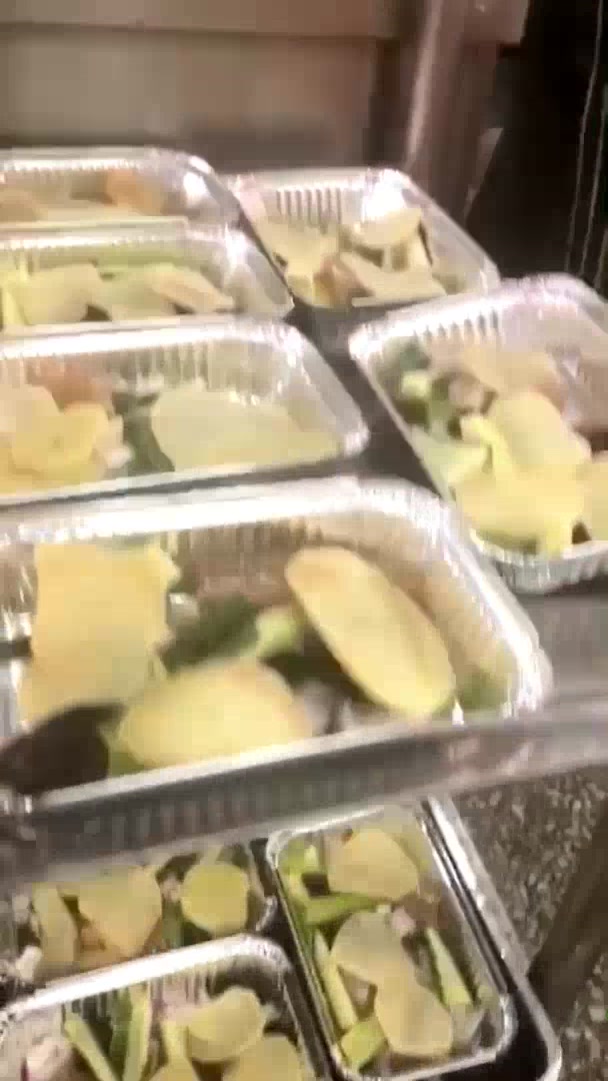 味可恋无骨烤鱼捞饭:高端的食材往往只需要最简单的烹饪方式