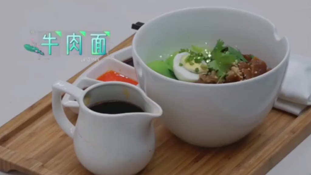 《妻子的浪漫旅行》@张翰 自曝十年只谈过两个女朋友,表示用流言认识一个人是网友需要思考的问