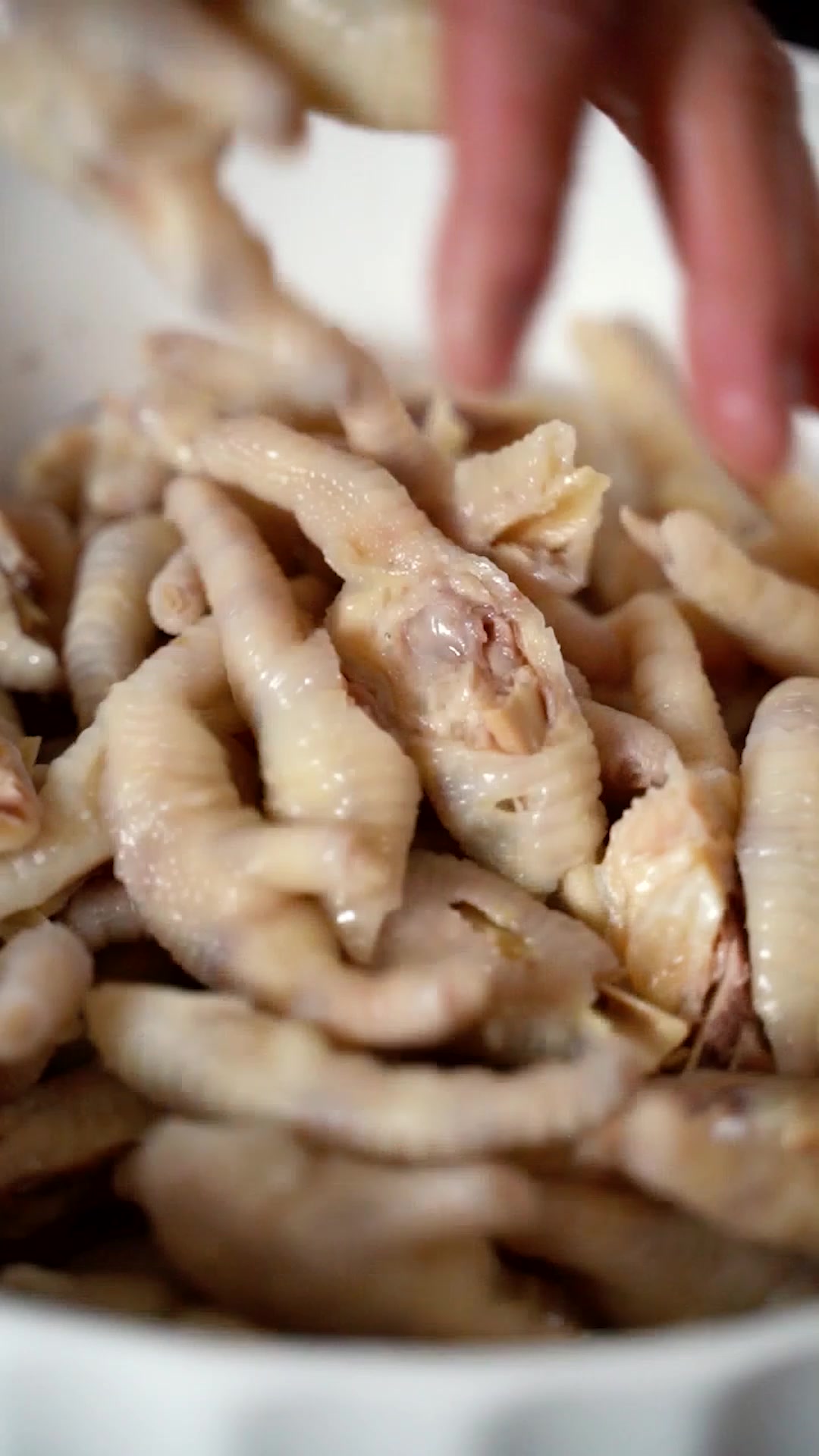 最喜欢还是这个口味,把我心爱的当归泡凤爪做法分享给大家