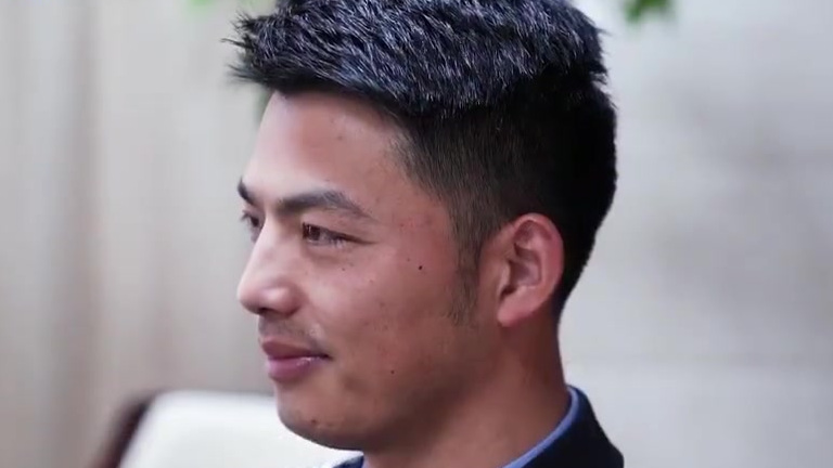【当反诈宣传片拍成经典广告 警察蜀黍的话能否让你铭记在心】“动动手指头,月入1万”“充值8