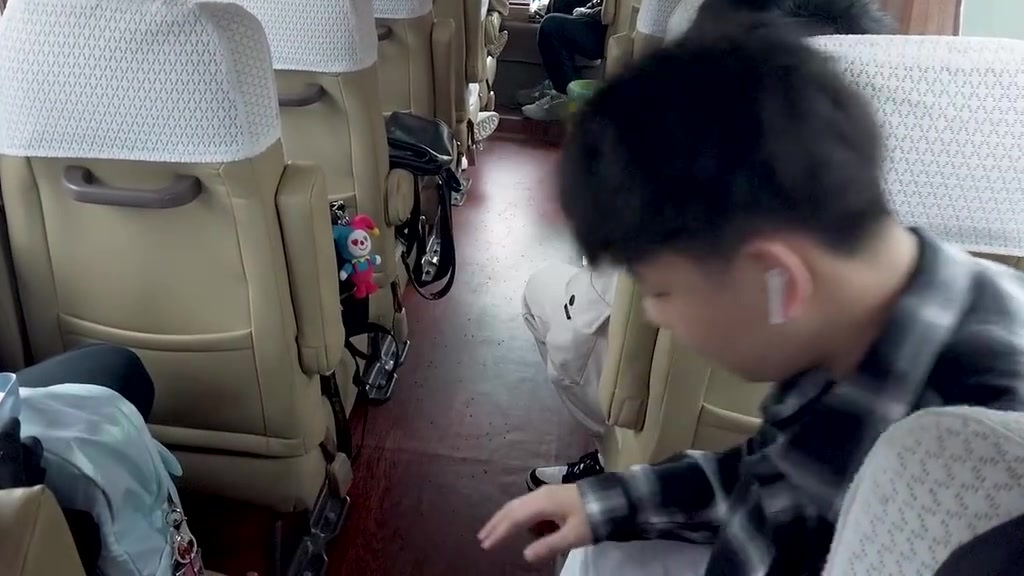 《进击的软泥怪》EP.1 — 出发!雷克雅未克云层之上发生了什么?RNG飞行日记大公开!#
