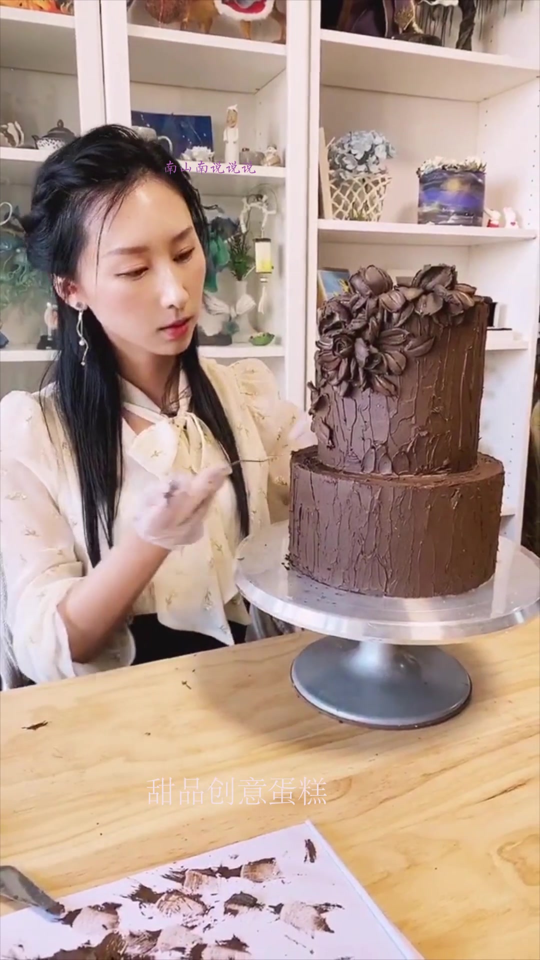 闺蜜结婚,我做了这个巧克力蛋糕,她竟然说像放了好几百年的样子