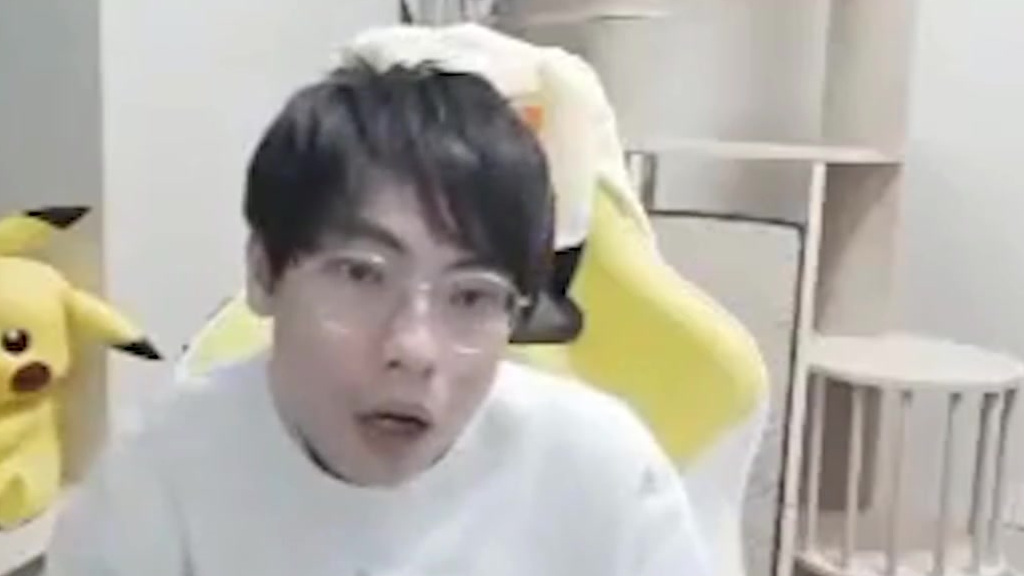 「鲨鱼娘的独家栏目《嘴控全场》第八期,它来辣![干杯]」[给你小心心]没有人比QG_Gem