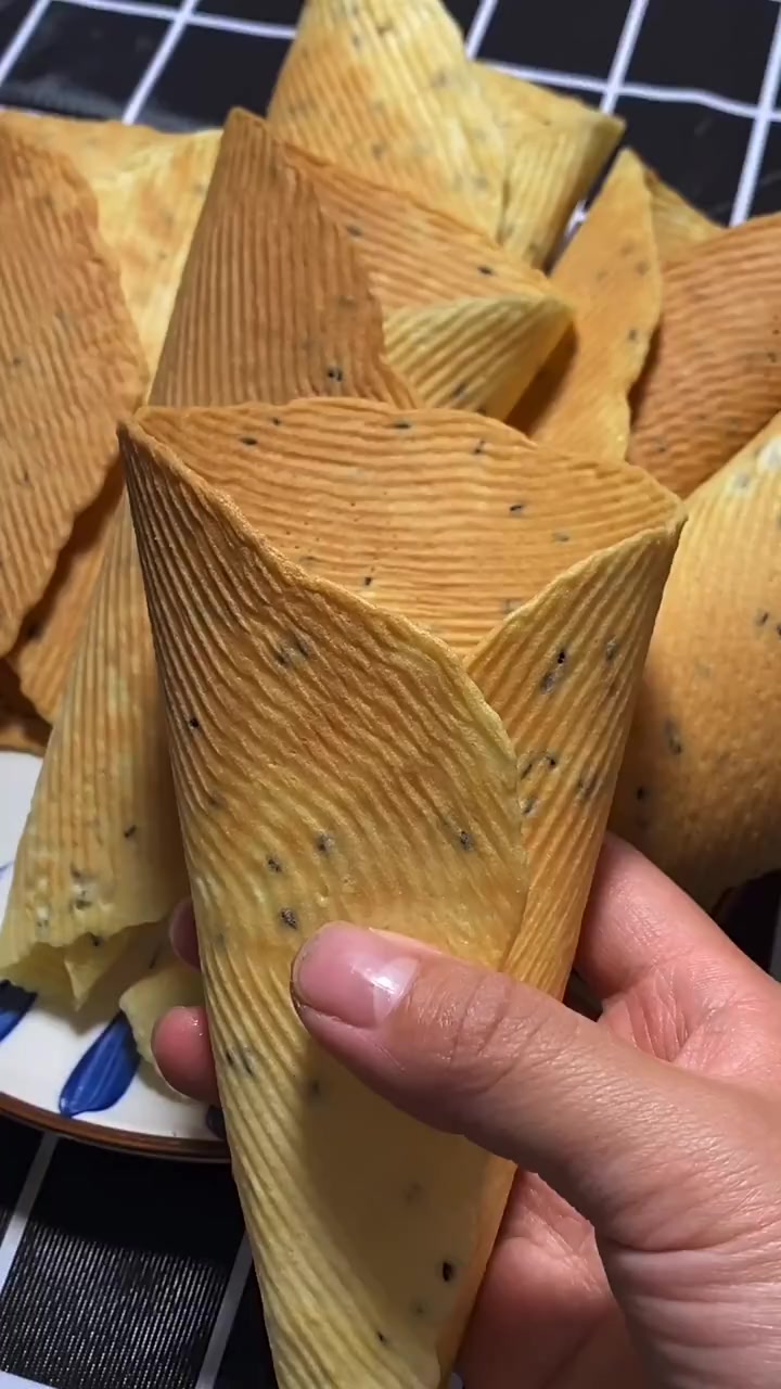 香酥蛋卷做法,孩子们都爱吃,学会了再也不用出门买了!
