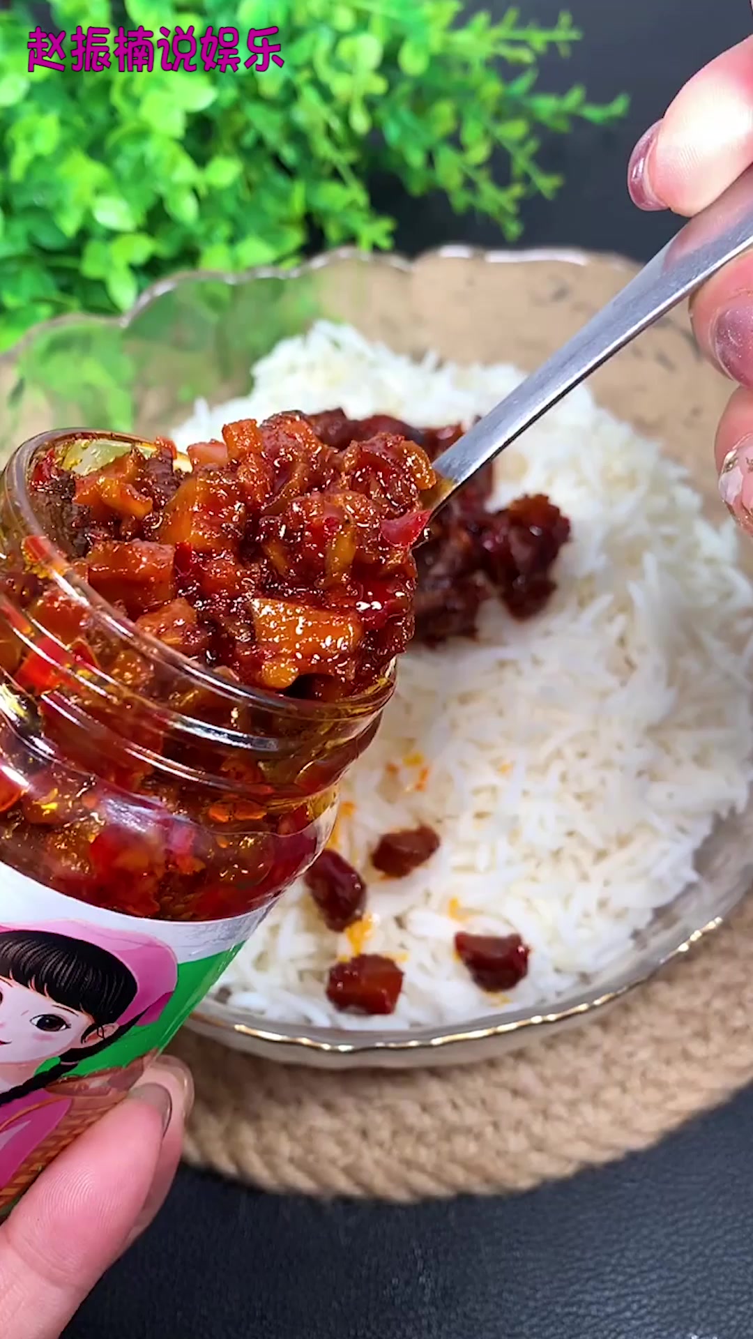 吃剩的米饭再也不要扔了,做成这样的什锦炒饭,好吃到爆