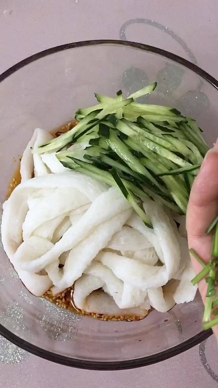 凉拌牛筋的新做法,简单又好吃,自己在家就可以做