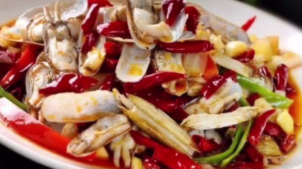 【川大“夜宵节”视频来啦】小龙虾、炒花甲、炒蛏子、干锅鸡鱼、各类卤菜...这些都在川大“夜