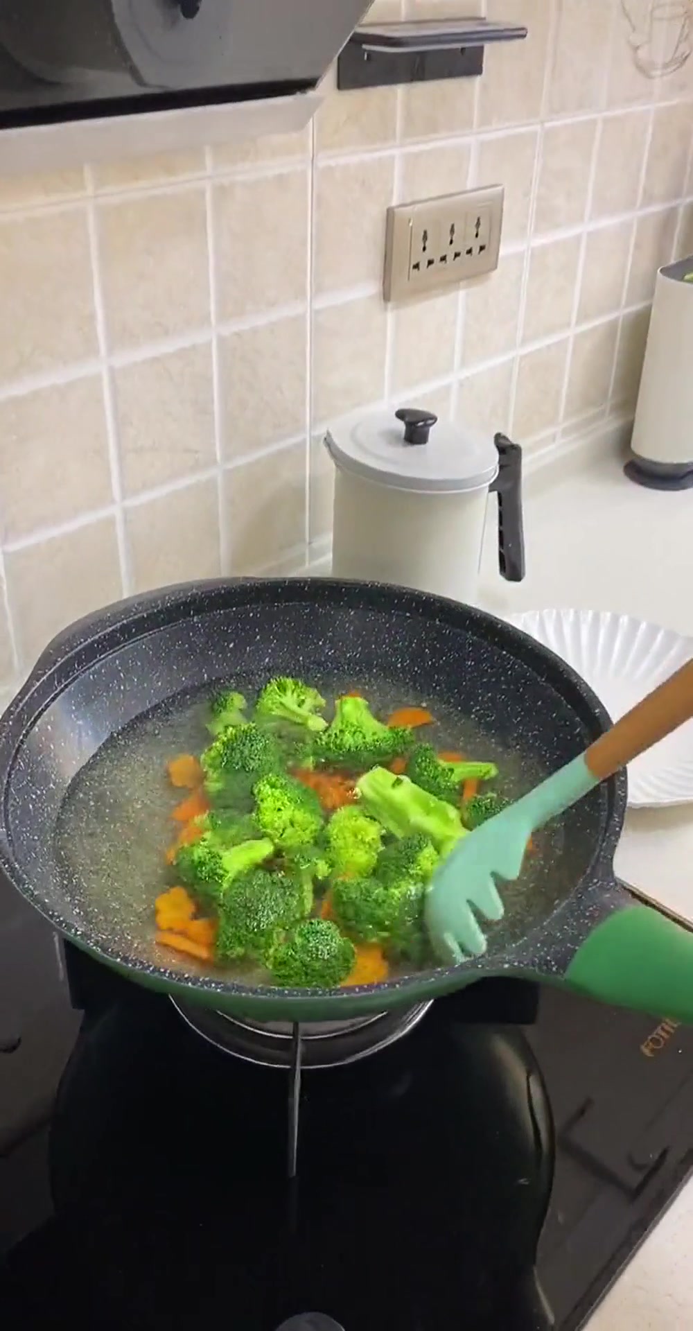 闺女给做的饭菜,这摆盘太好看了,都不舍得吃了!